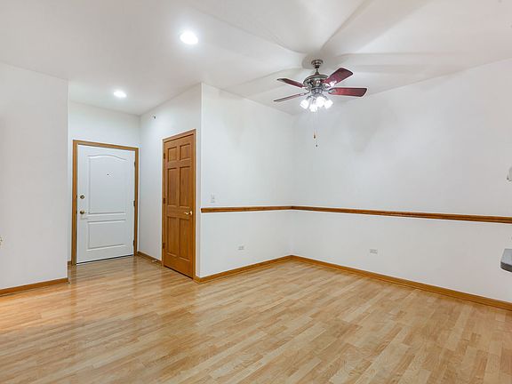 2nd image of 1259 W Lake St APT 203
