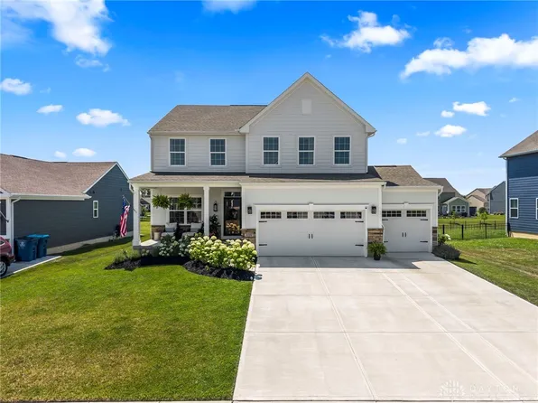 425 Sydney Dr, Tipp City, OH 45371