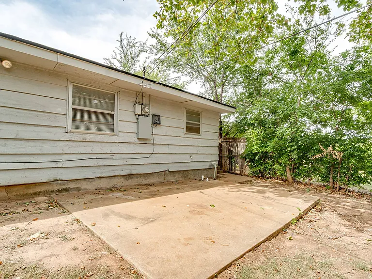 3005 SW 52nd Pl — Photo 42