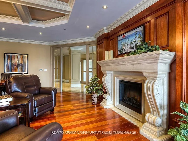 223 Erb St W #106 — Photo 24