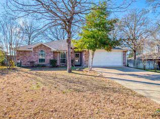 510 Molly Ln, Lindale, TX 75771
