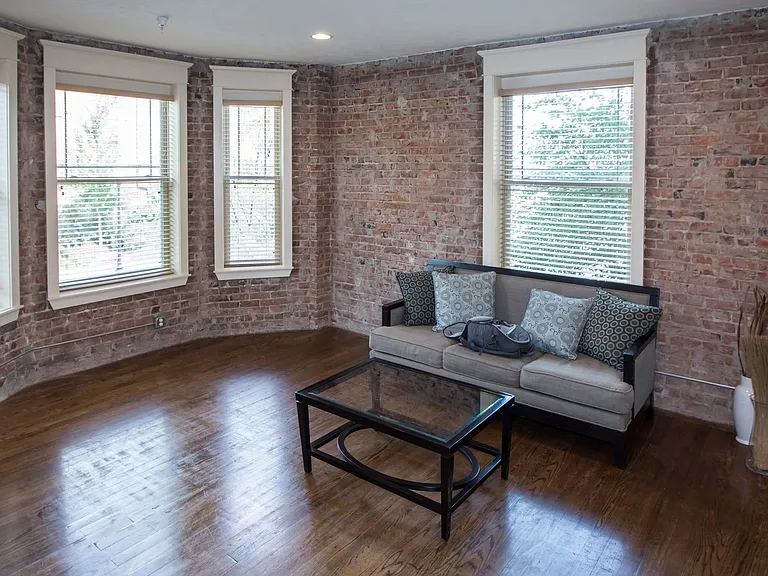 804 Park Ave — Photo 2
