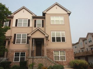 325 Wildflower St, Des Plaines, IL 60016