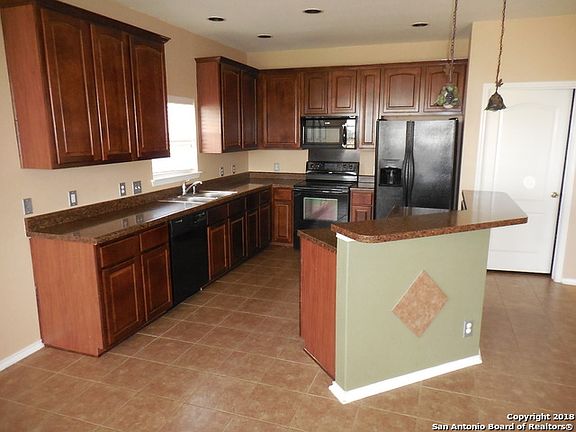 2nd image of 321 Loch Lomond Dr