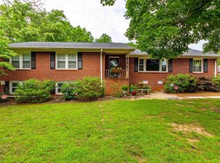 130 Richbourg Rd, Greenville, SC 29615