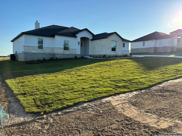 1139 CR 319, La Vernia, TX 78121