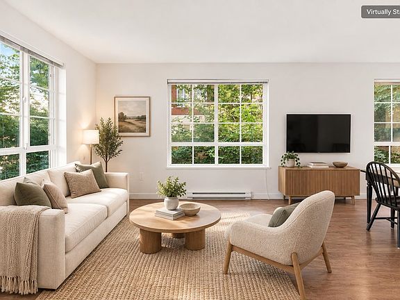 4th image of 608 Como Lake Ave #203