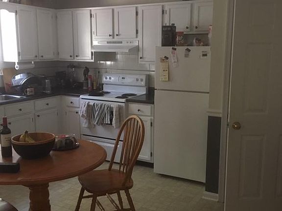 3rd image of 2355 Breckenridge Ct