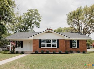 801 E Morgan Ave, Cuero, TX 77954