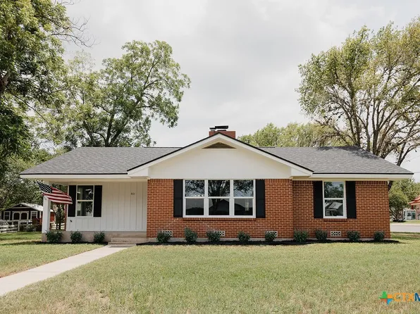 801 E Morgan Ave, Cuero, TX 77954