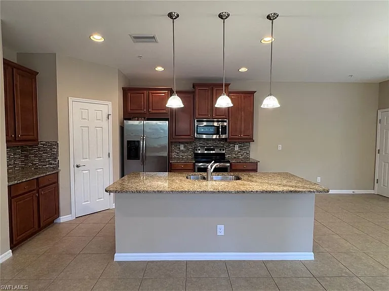 23520 Alamanda Dr #203 — Photo 2
