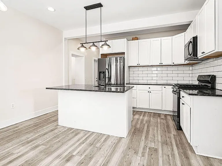 1282 Cole St — Photo 5