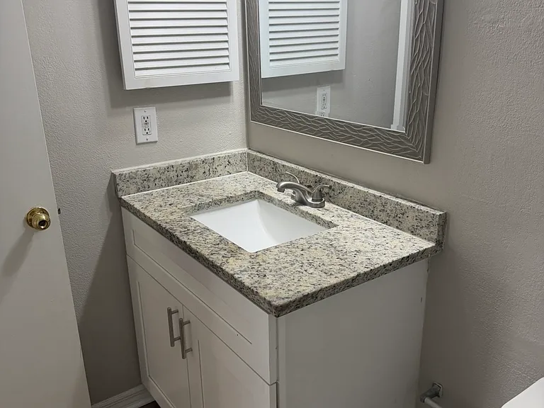 5986 Westgate Dr #202 — Photo 11