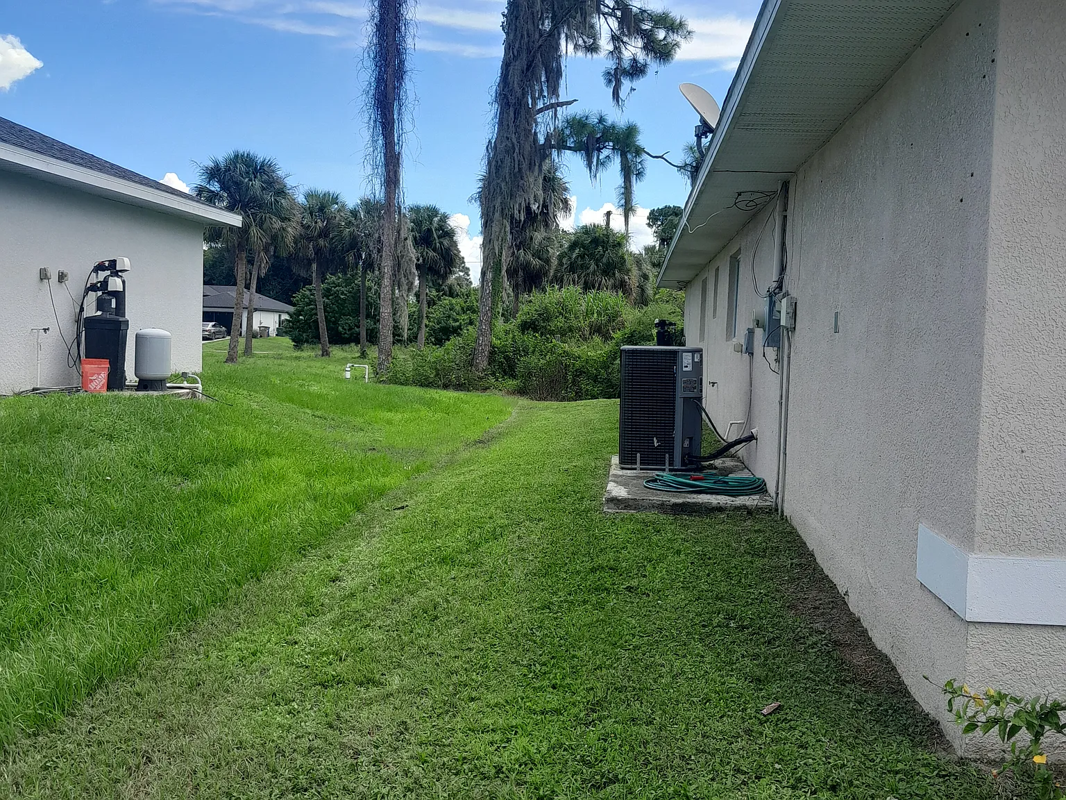 3 bed, 2136 sqft, $2,000 — Photo 4