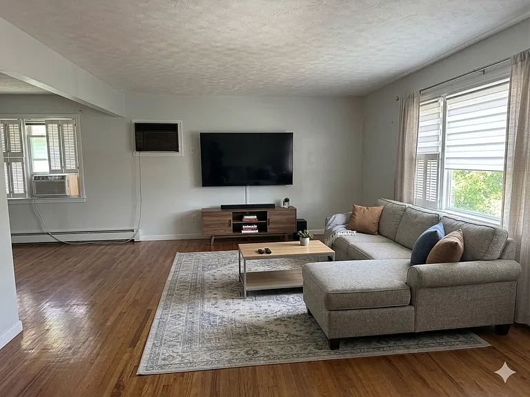 1607 Van Houten Ave — Photo 2