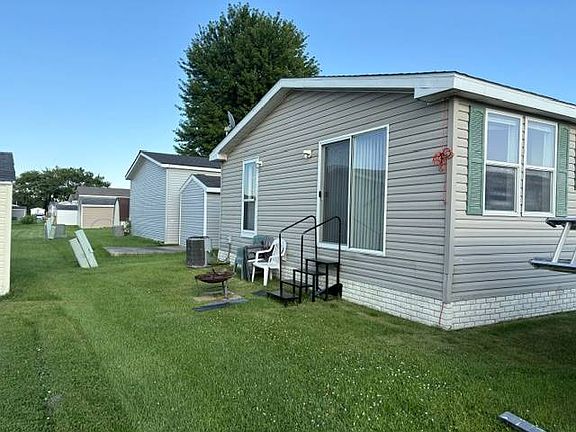 3rd image of 33313 Fern Ct