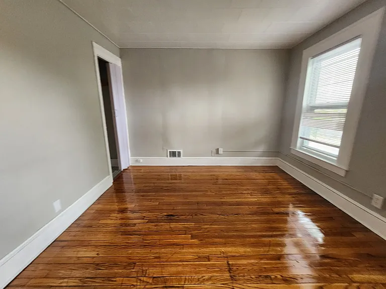 202 Hallock Ave #2022 — Photo 4