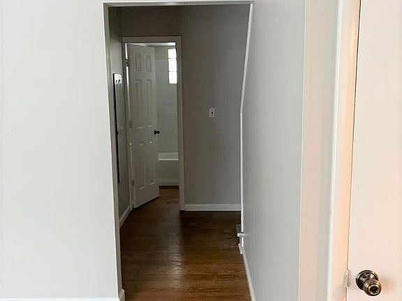 5th image of 7702 Newport Ave