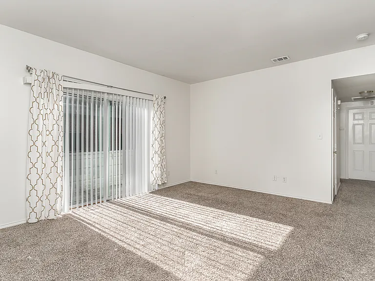 3329 Rosedale Ave #21 — Photo 22