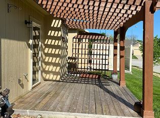 204 Ashmont Ct, Smithville, MO 64089