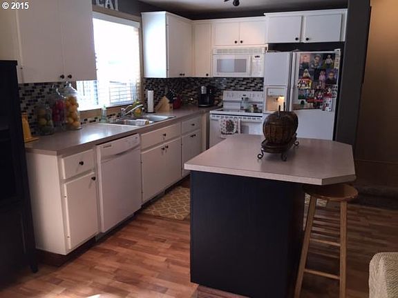 5th image of 11714 NW 35th Ave