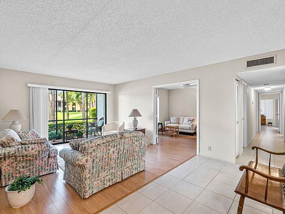 4th image of 813 Sky Pine Way #H1
