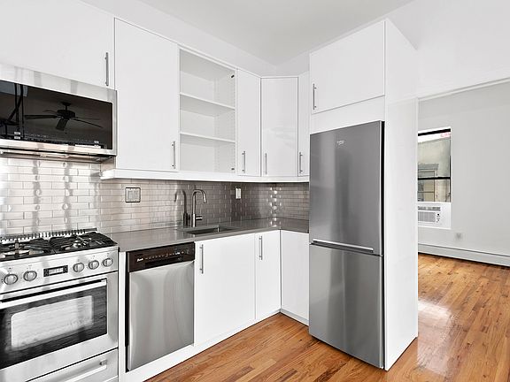 3rd image of 190 Meserole St #15