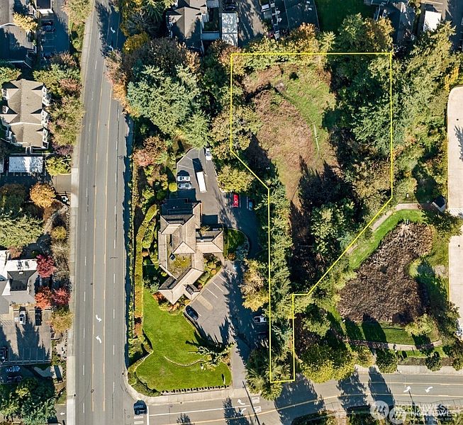 2nd image of 113 27th Avenue SE