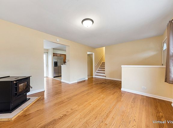 3rd image of 29W056 Barnes Ave