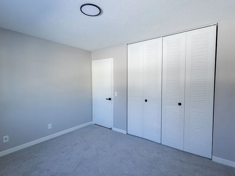 SkyHill Apartments — Photo 37