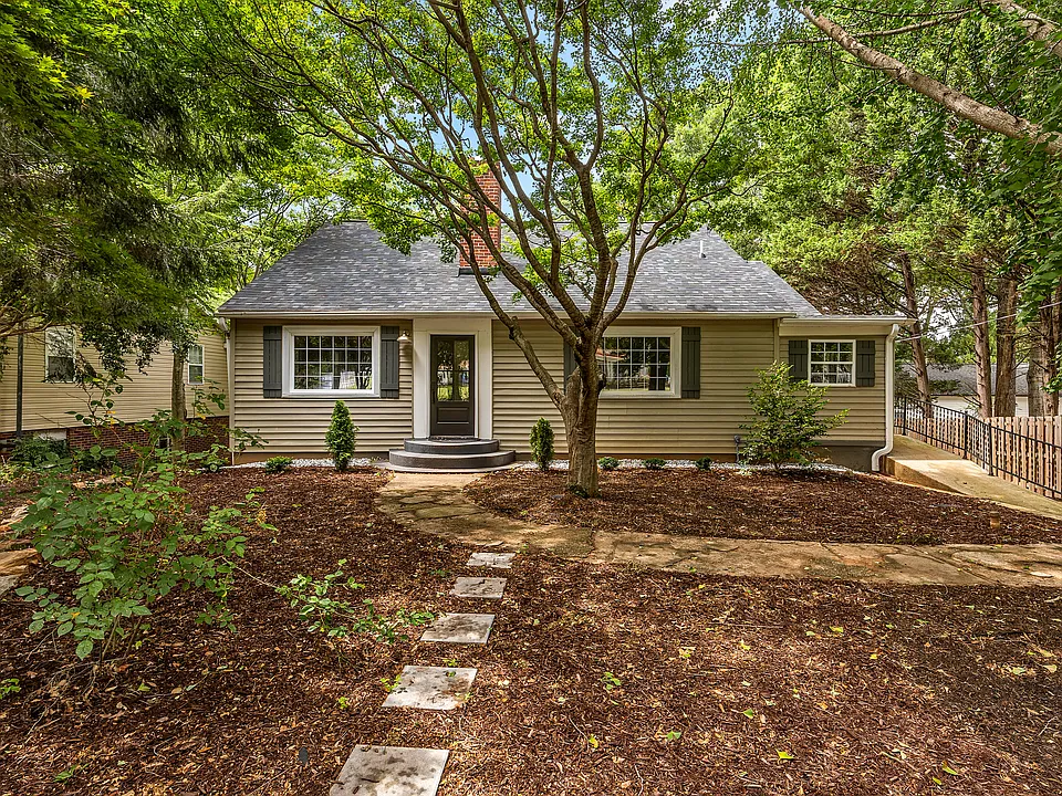 8 Amherst Ave #C