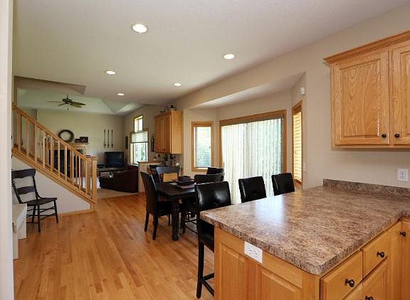 5th image of 606 Overlook Dr
