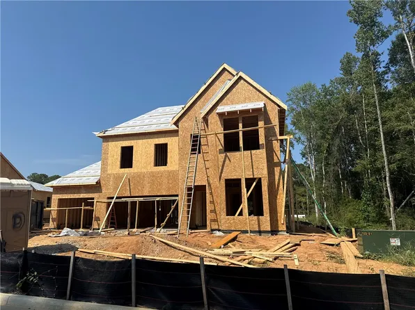 585 Shropshire Dr, Auburn, AL 36832