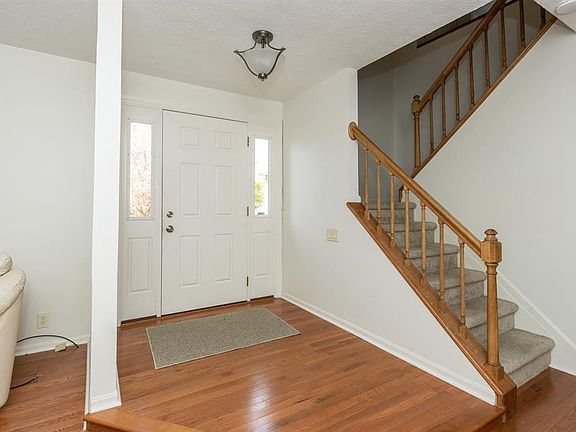 4th image of 7622 Whitehall Cir W