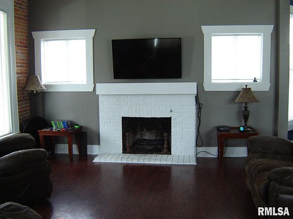 5th image of 410 E 1st South St