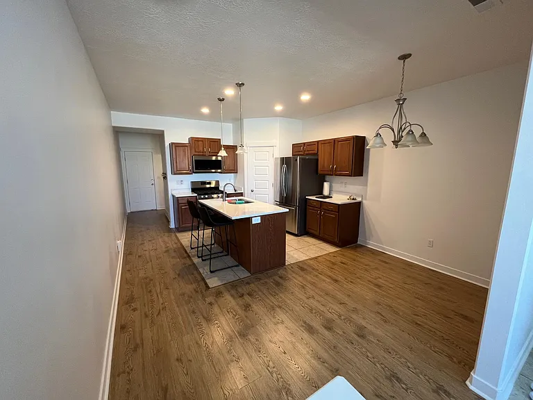 5434 W Fairgrove Ln — Photo 3