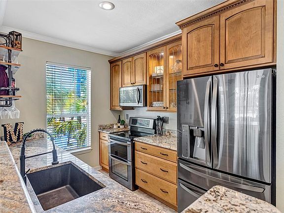 4th image of 5000 CULBREATH KEY WAY #1-204