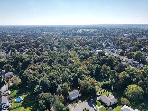 4th image of 44 Rogers Cir