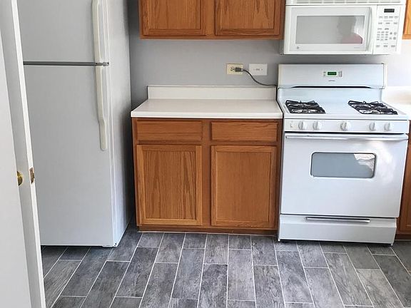 2nd image of 10630 Kenilworth Ave #K201