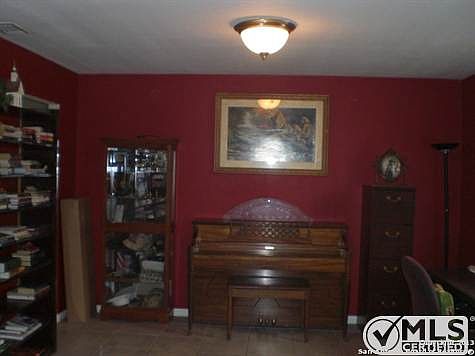 2nd image of 410 Linares St