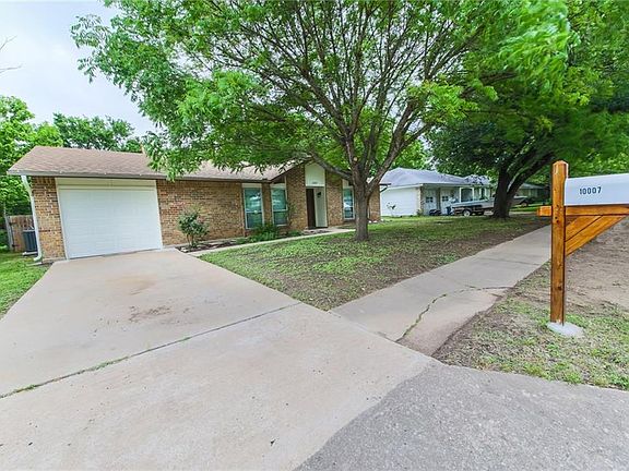3rd image of 10007 Woodstock Dr