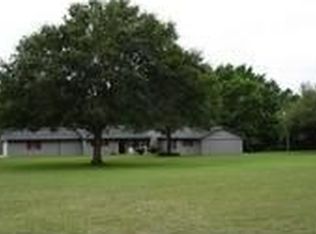 3788 Mockingbird Ln, Navasota, TX 77868
