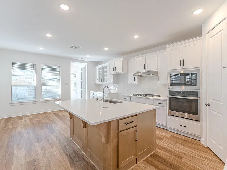 7342 Lake Arrowhead Ln — Photo 8