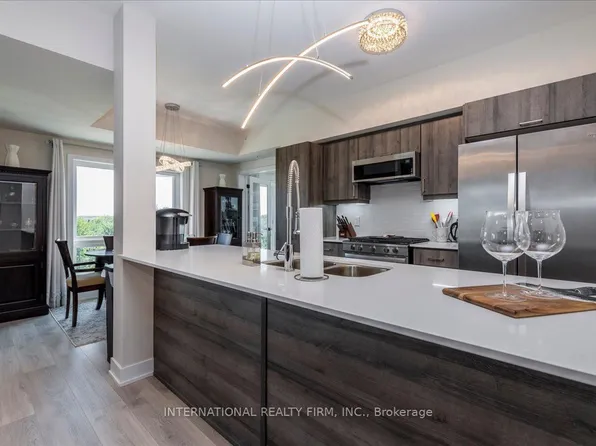 8 Culinary Ln #301, Barrie, ON L9J 0T2