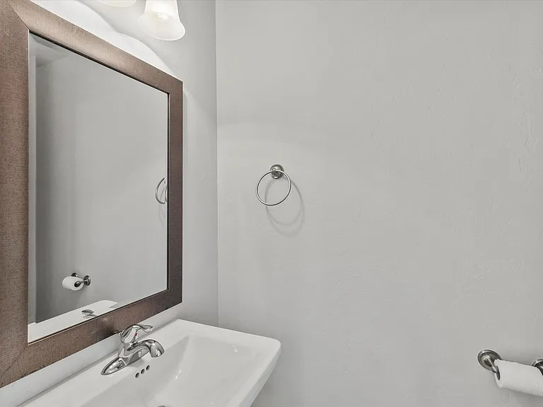 475 S Fretz Ave — Photo 27