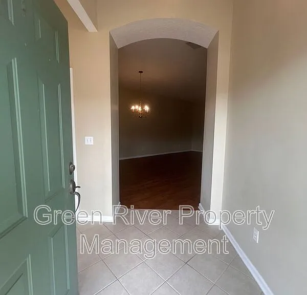 2120D Stone Creek Dr — Photo 3
