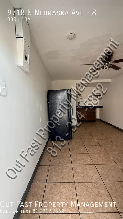 Building Photo - 9718 N Nebraska Ave #8