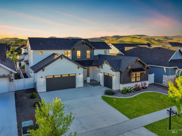8352 W Brooks Dr, Boise, ID 83714