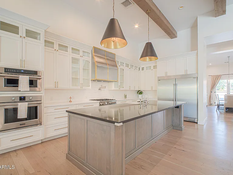12424 E Victoria St — Photo 7