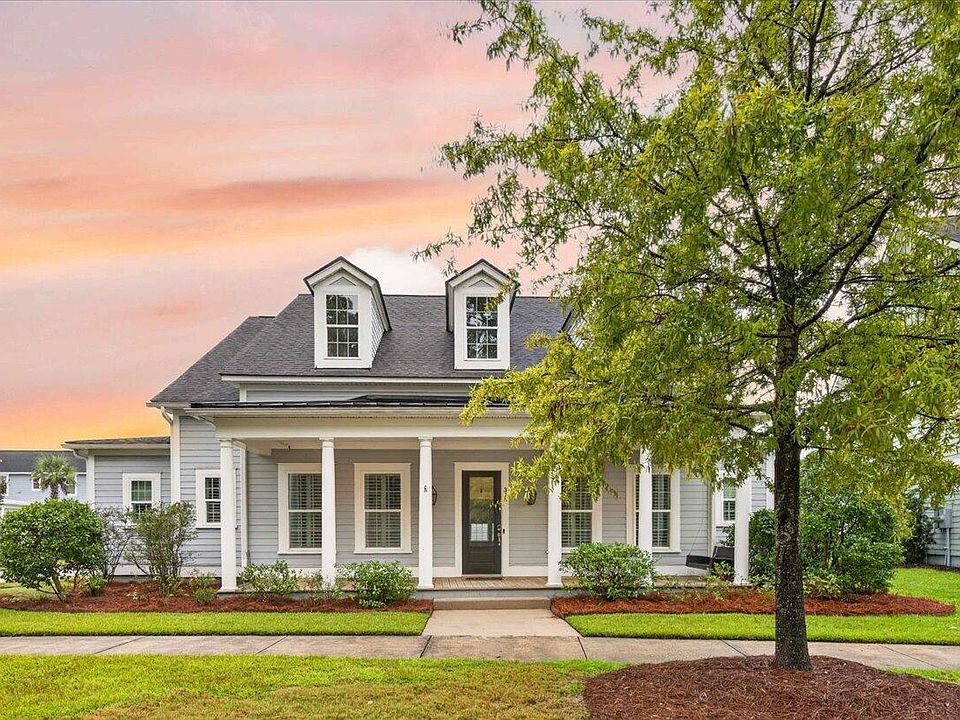 1st image of 318 Woodgate Way